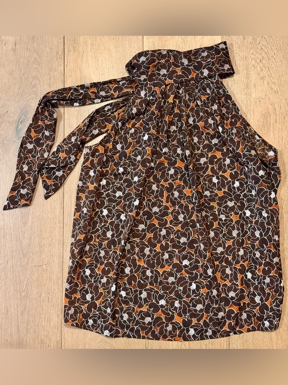 BANANA REPUBLIC Halter-neck top
NWOT
US S. Floral print, brown, orange, off-wh